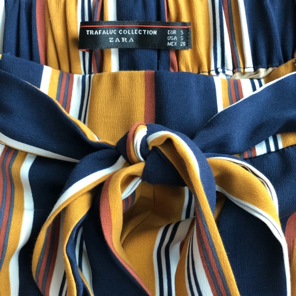 Striped Cropped Pants - Picture 5 of 6